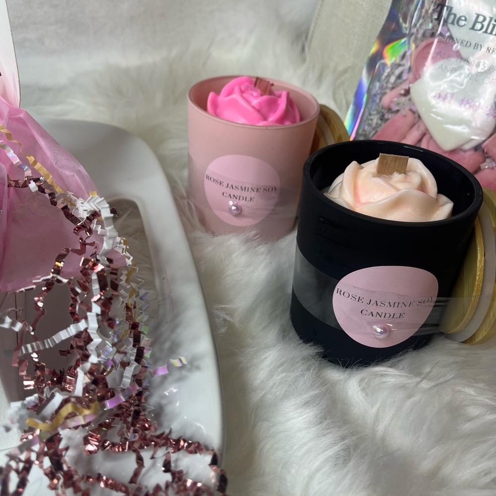 “PAMPER ME” Gift Box Rose Soy Candle, Shaving Balm/Cream Soak,Rose Salt Soak - Picture 8 of 10